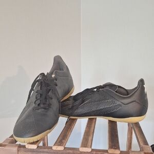 Adidas Black and Tan Athletic Golf Shoes with Sleek Design